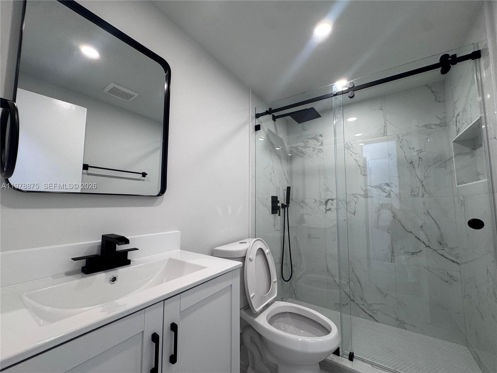 ENVOY APARTMENTS CONDOMIN - Residential