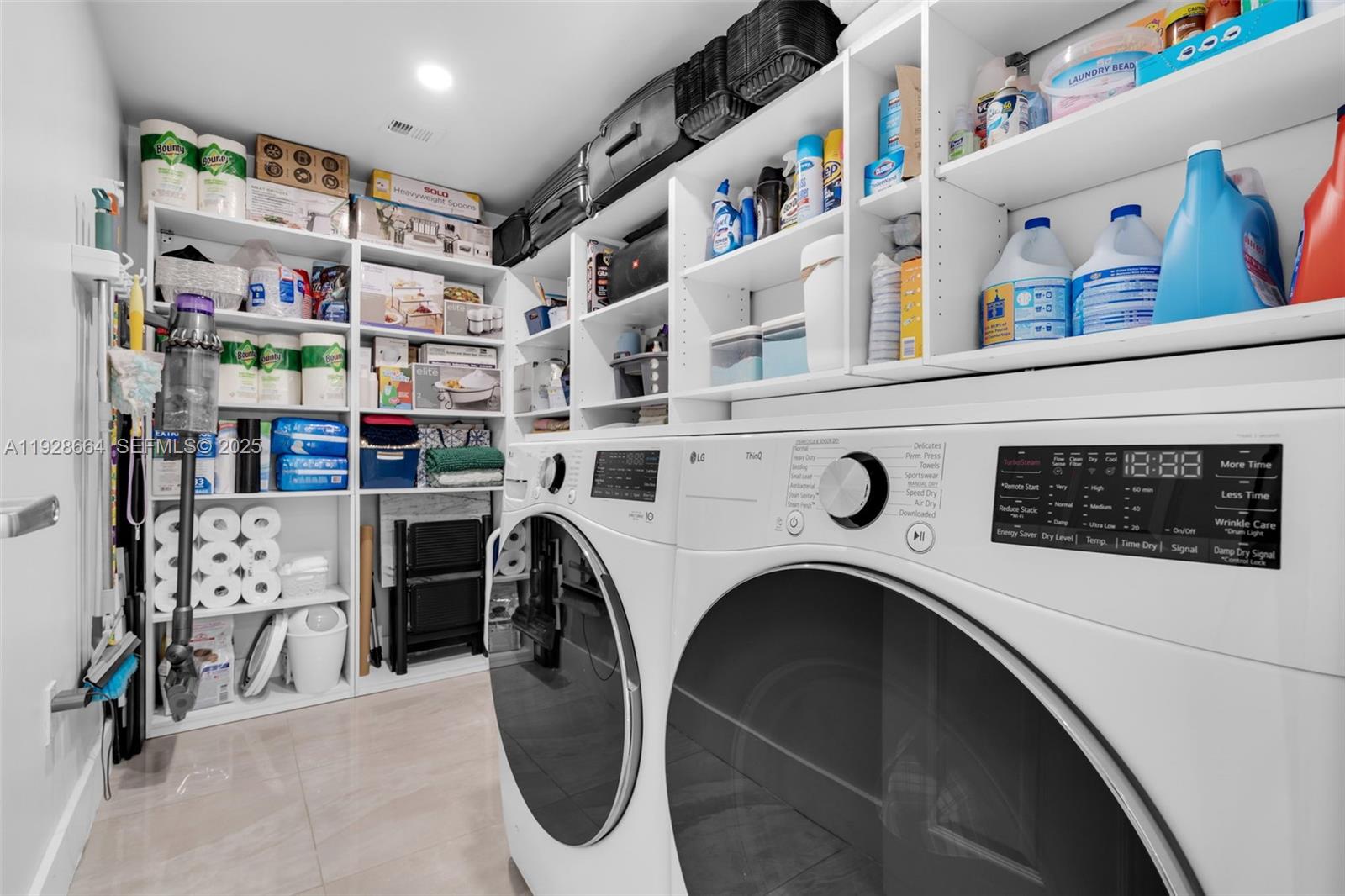 THE TROPICS AMD - Residential