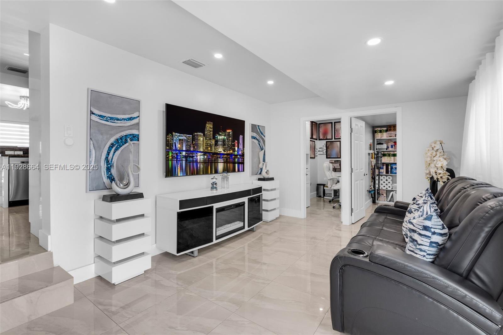 THE TROPICS AMD - Residential