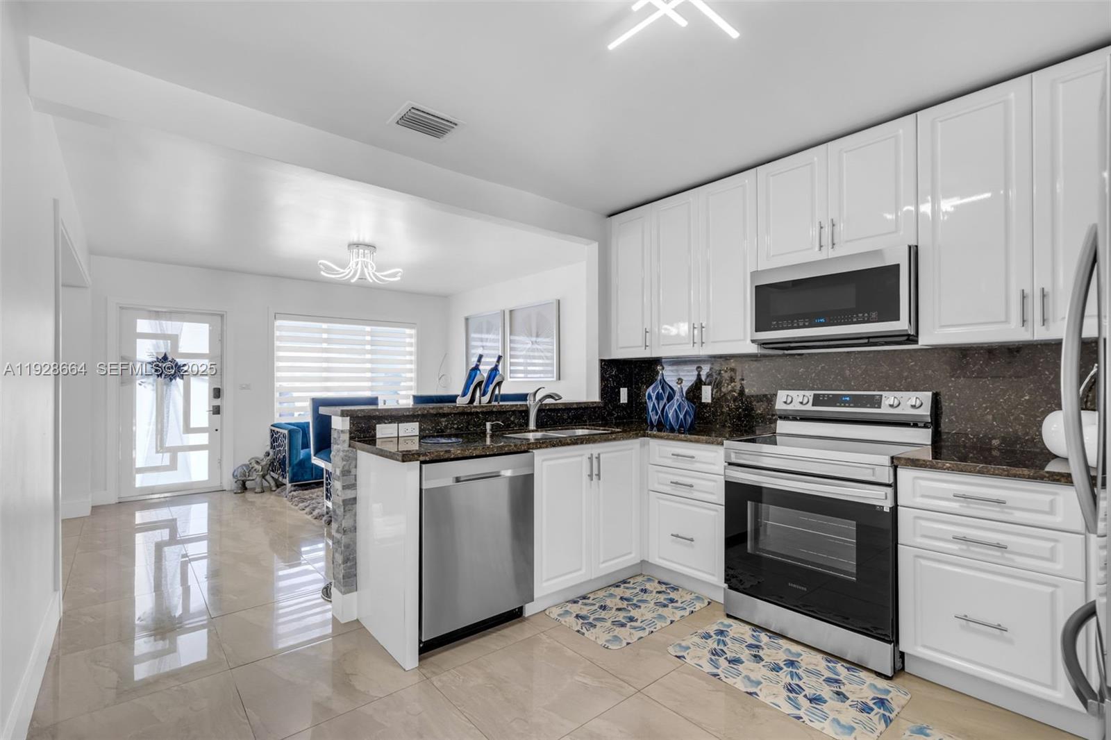 THE TROPICS AMD - Residential