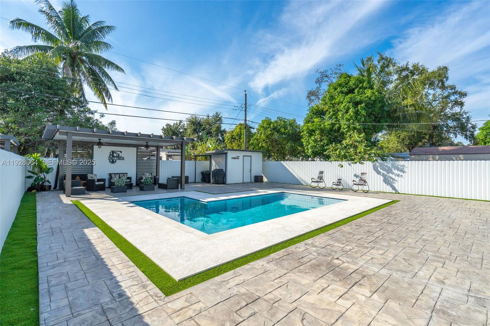 THE TROPICS AMD - Residential