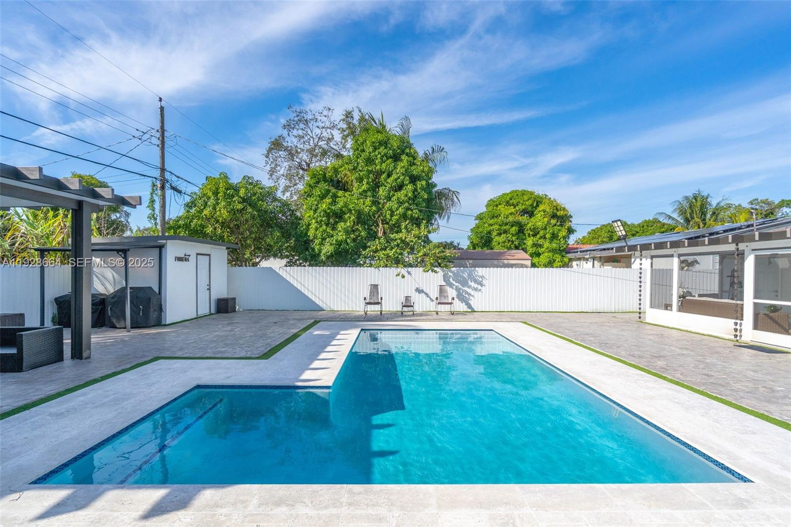 THE TROPICS AMD - Residential