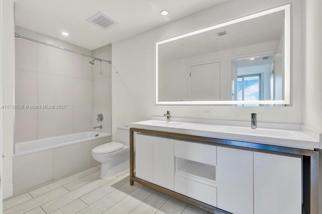 METROPICA NORTH TOWER ONE - Residential