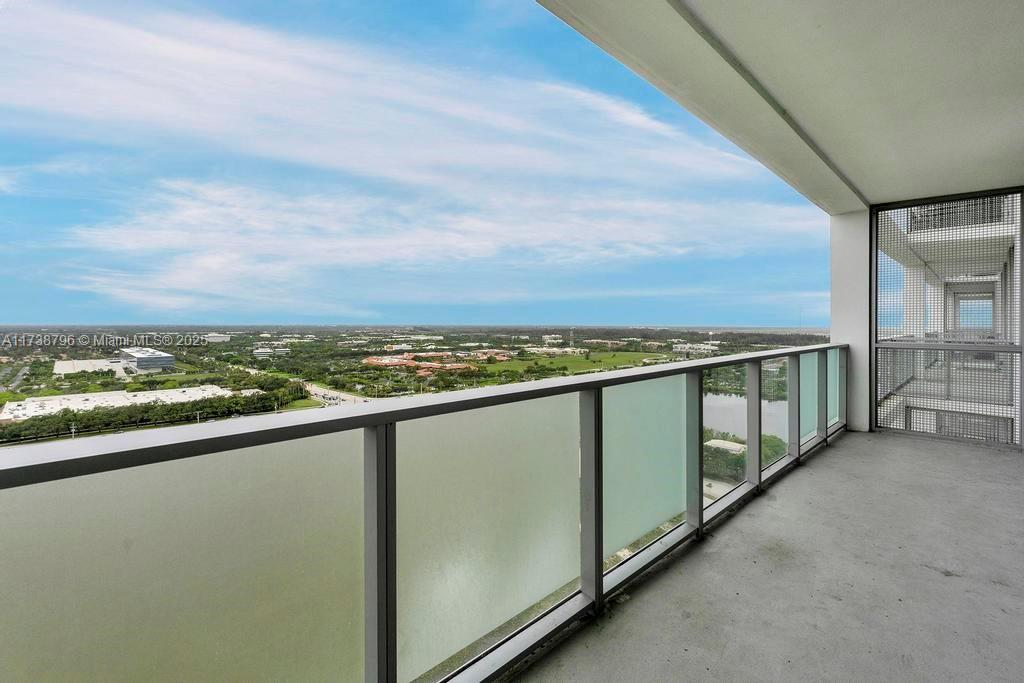 METROPICA NORTH TOWER ONE - Residential