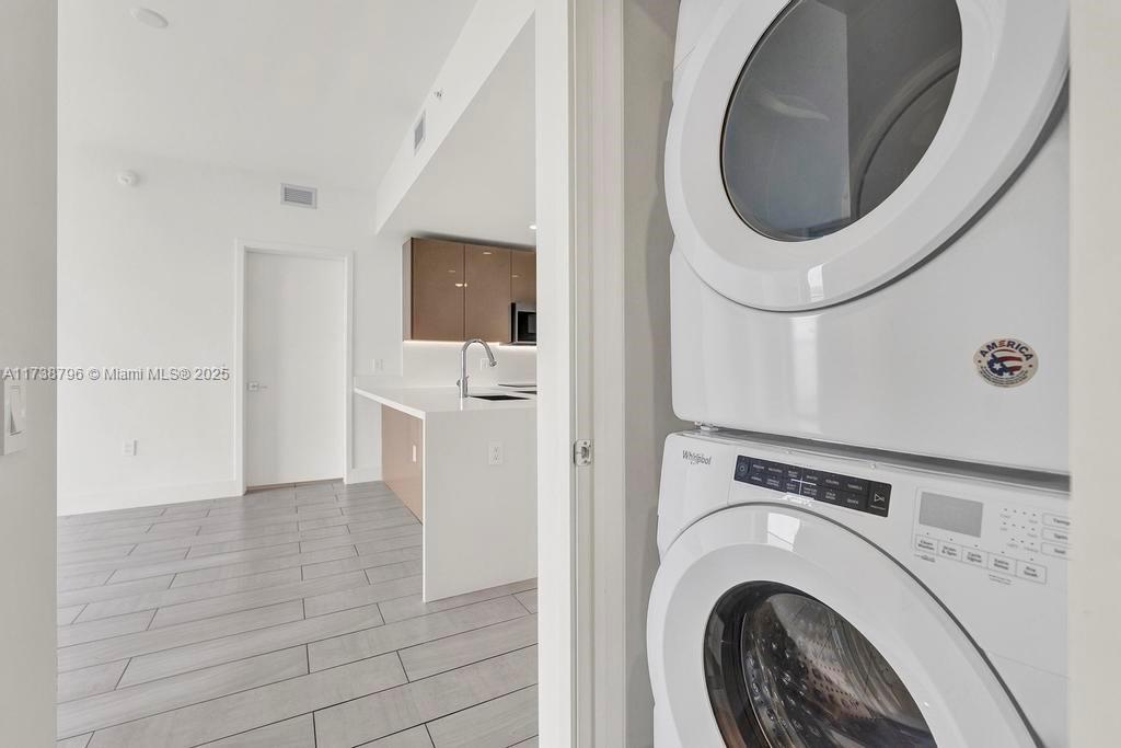 METROPICA NORTH TOWER ONE - Residential