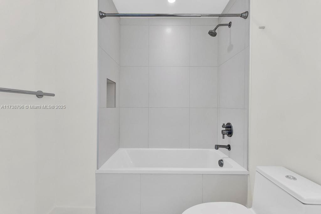 METROPICA NORTH TOWER ONE - Residential