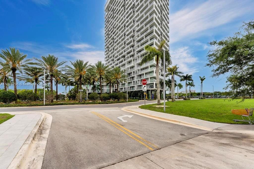 2000 Metropica Way 2307