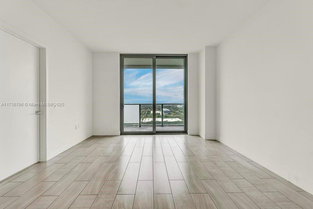 METROPICA NORTH TOWER ONE - Residential