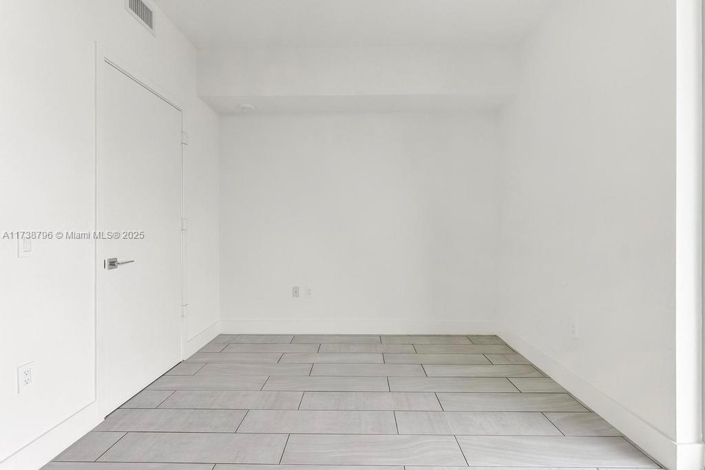 METROPICA NORTH TOWER ONE - Residential