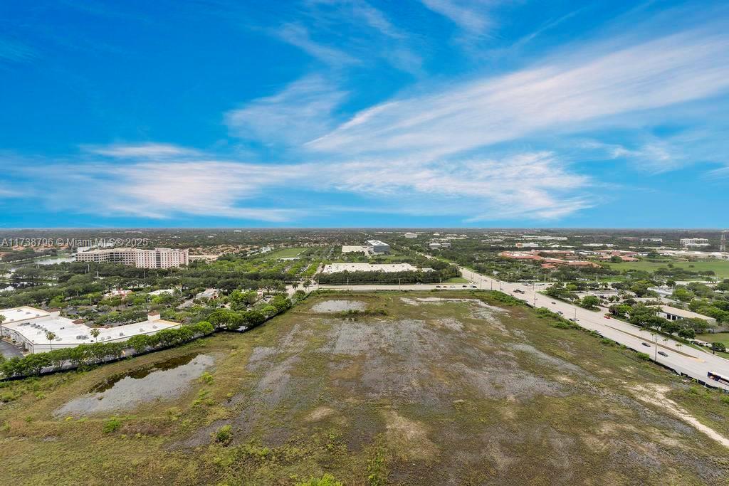 METROPICA NORTH TOWER ONE - Residential