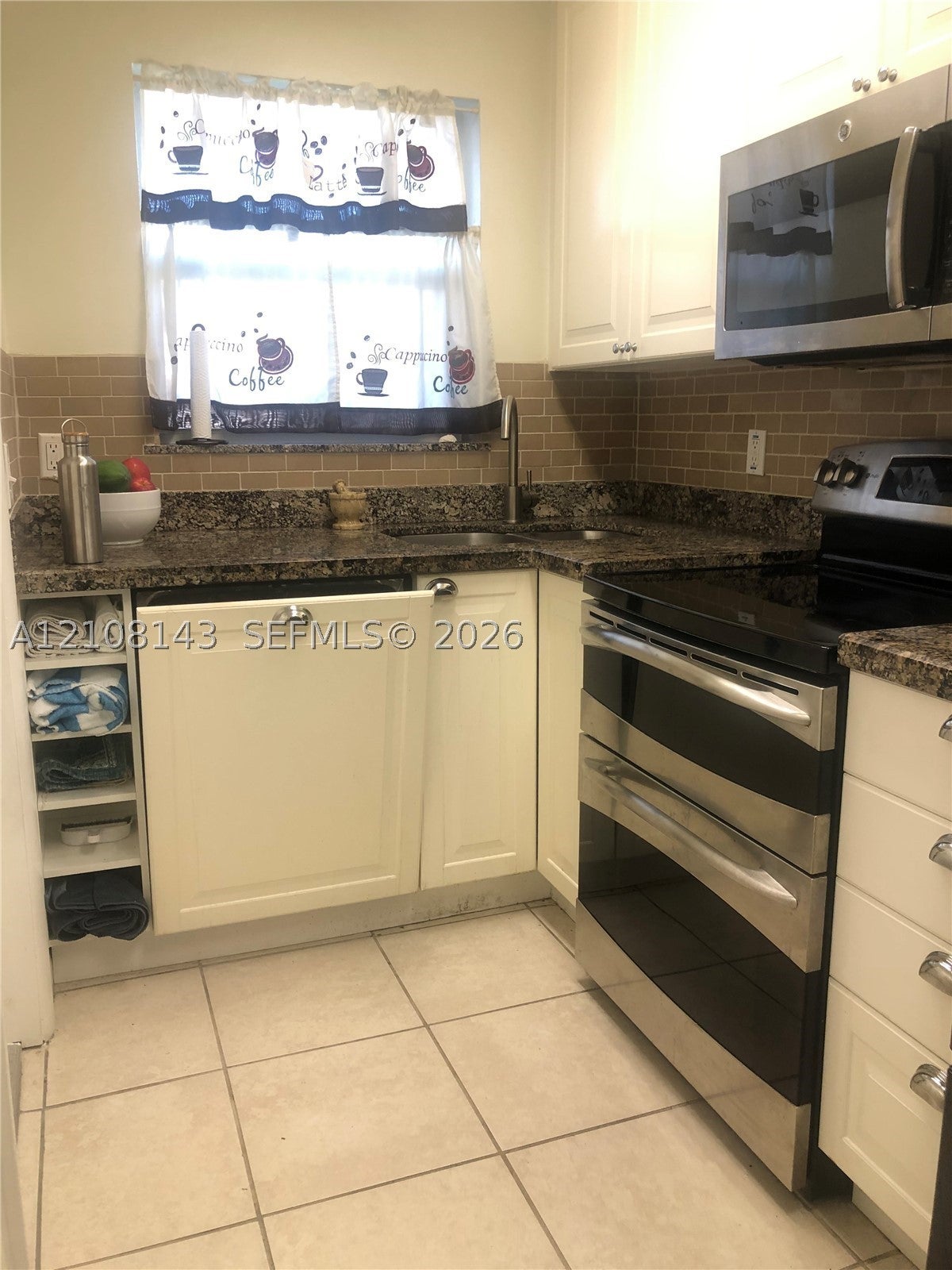 541 Blue Heron Dr 220