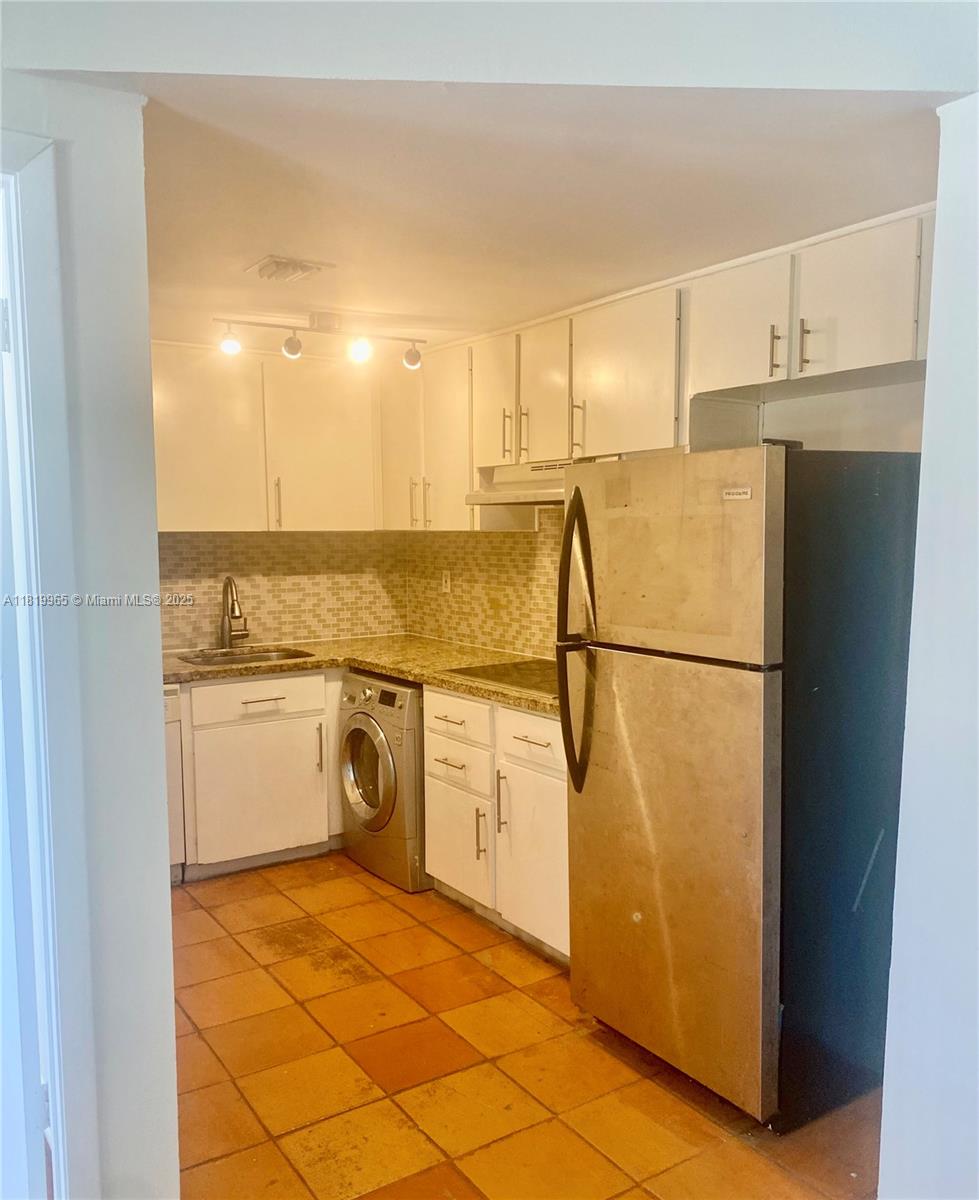 1342 DREXEL CONDO - Residential Lease