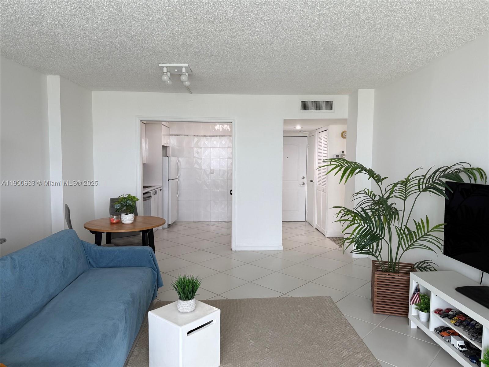ARLEN HOUSE EAST CONDO - Residential