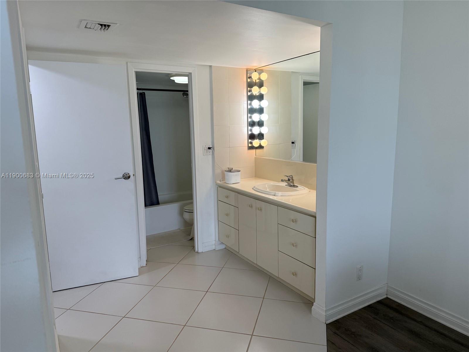 ARLEN HOUSE EAST CONDO - Residential