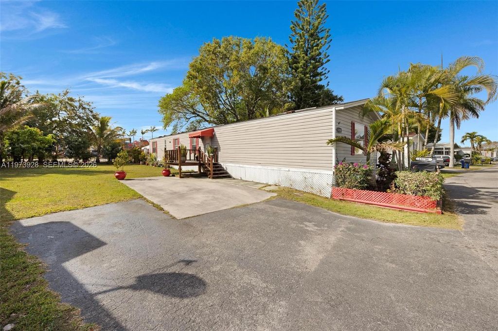 Photo of 18706 SW 351st St, Homestead, FL 33034 (MLS # A11973928)