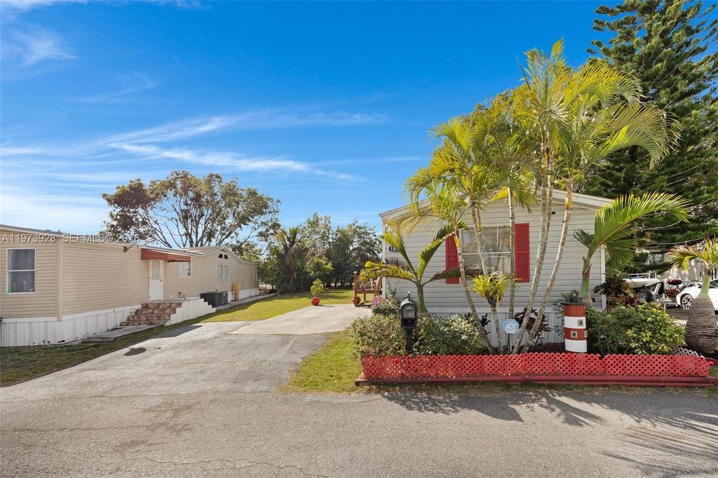 Photo of 18706 SW 351st St, Homestead, FL 33034 (MLS # A11973928)