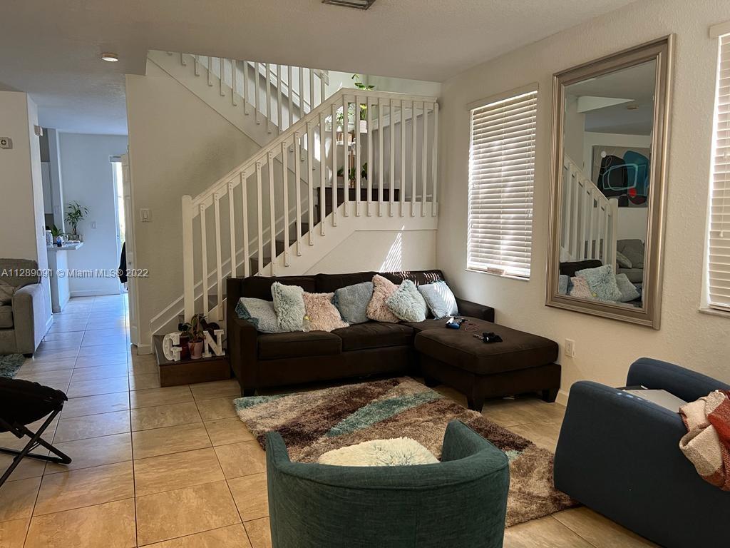 ISLANDS AT DORAL 1ST ADDN - Residential