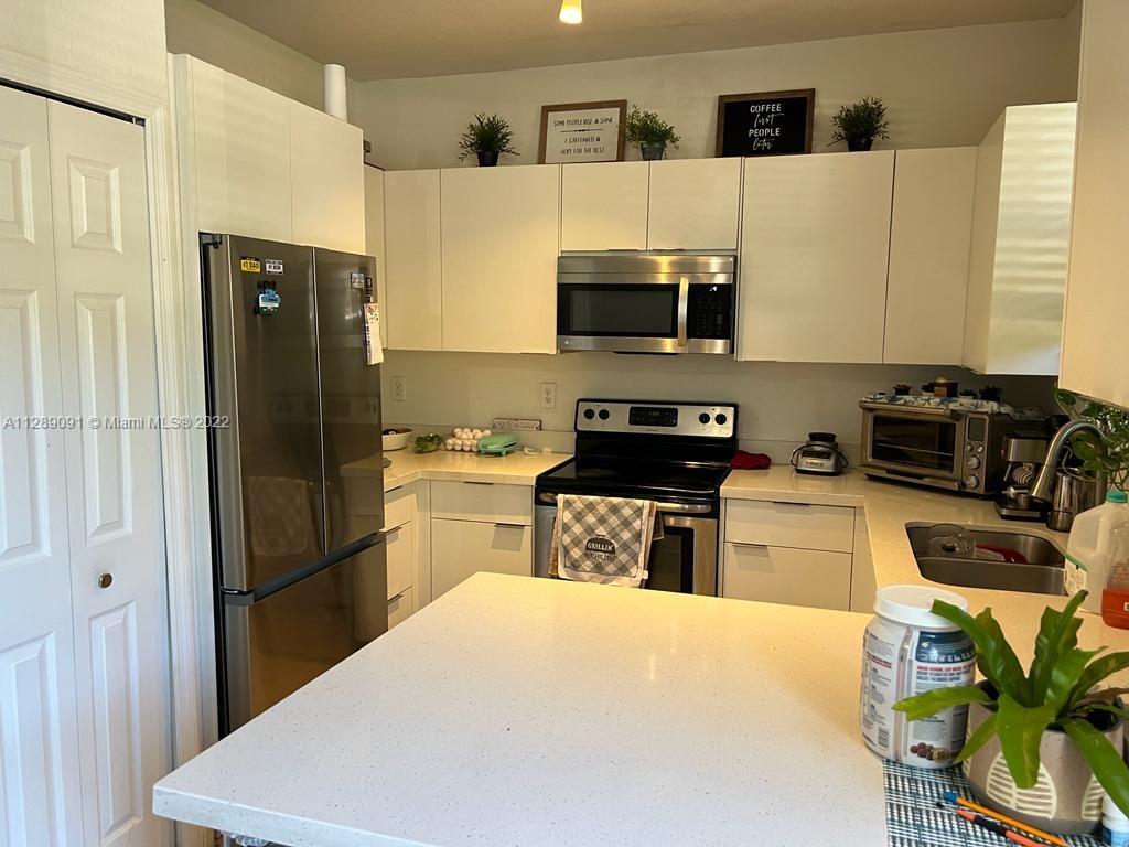 ISLANDS AT DORAL 1ST ADDN - Residential