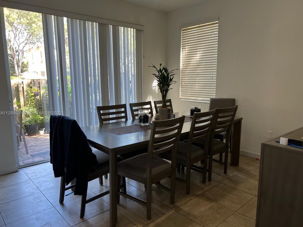 ISLANDS AT DORAL 1ST ADDN - Residential