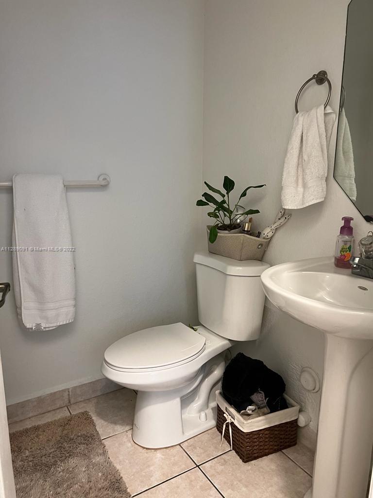 ISLANDS AT DORAL 1ST ADDN - Residential