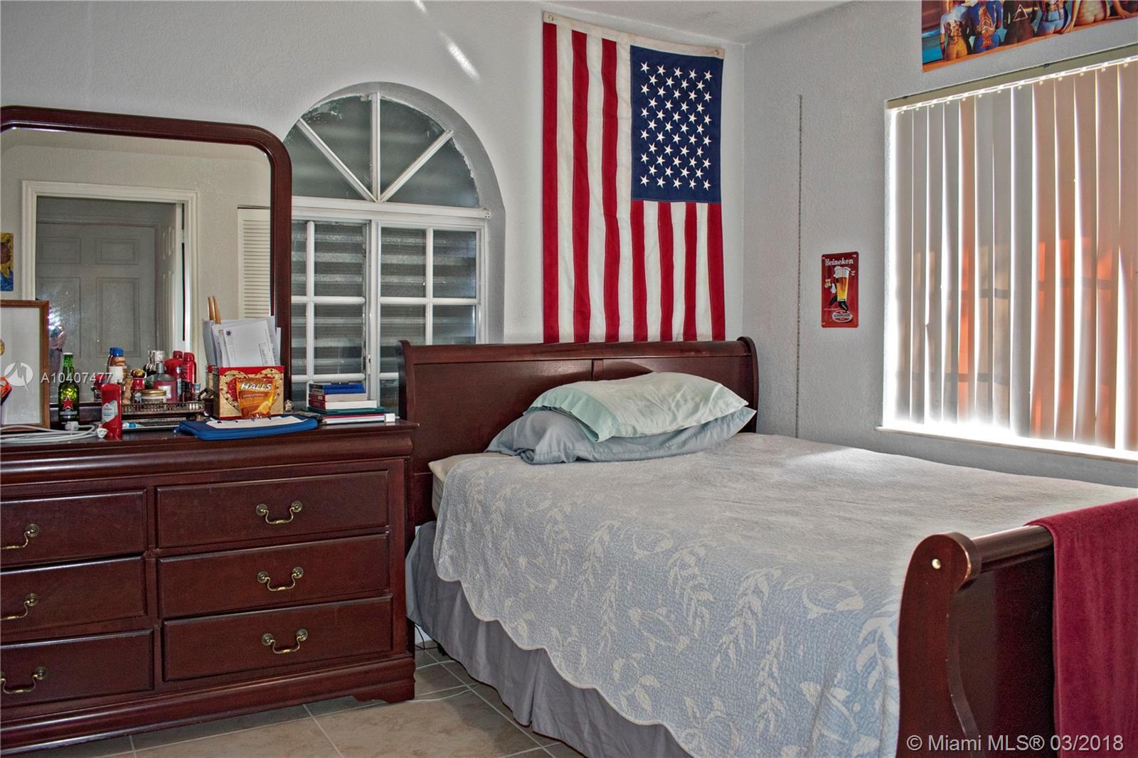 TROPICAL HOMES - Residential