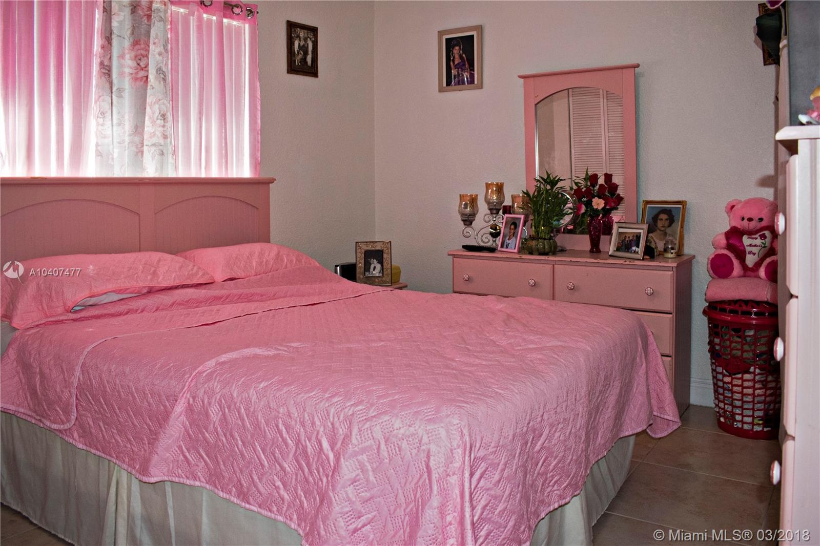 TROPICAL HOMES - Residential