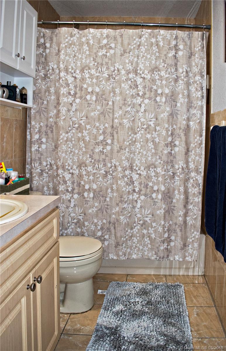 TROPICAL HOMES - Residential