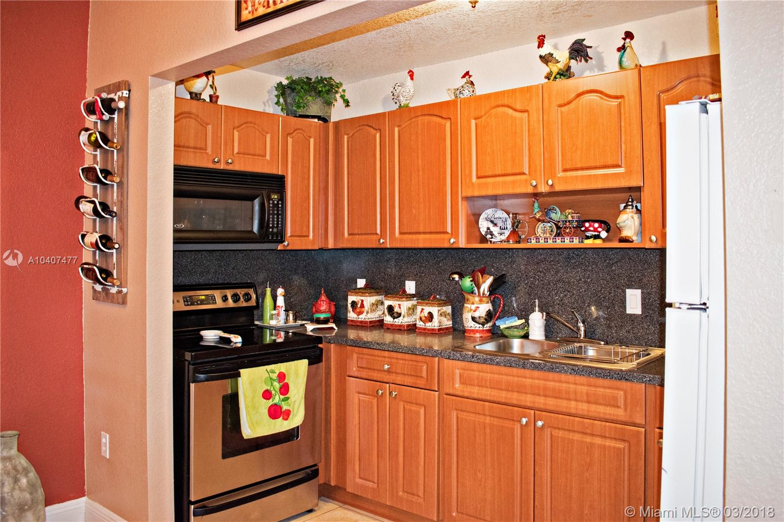 TROPICAL HOMES - Residential