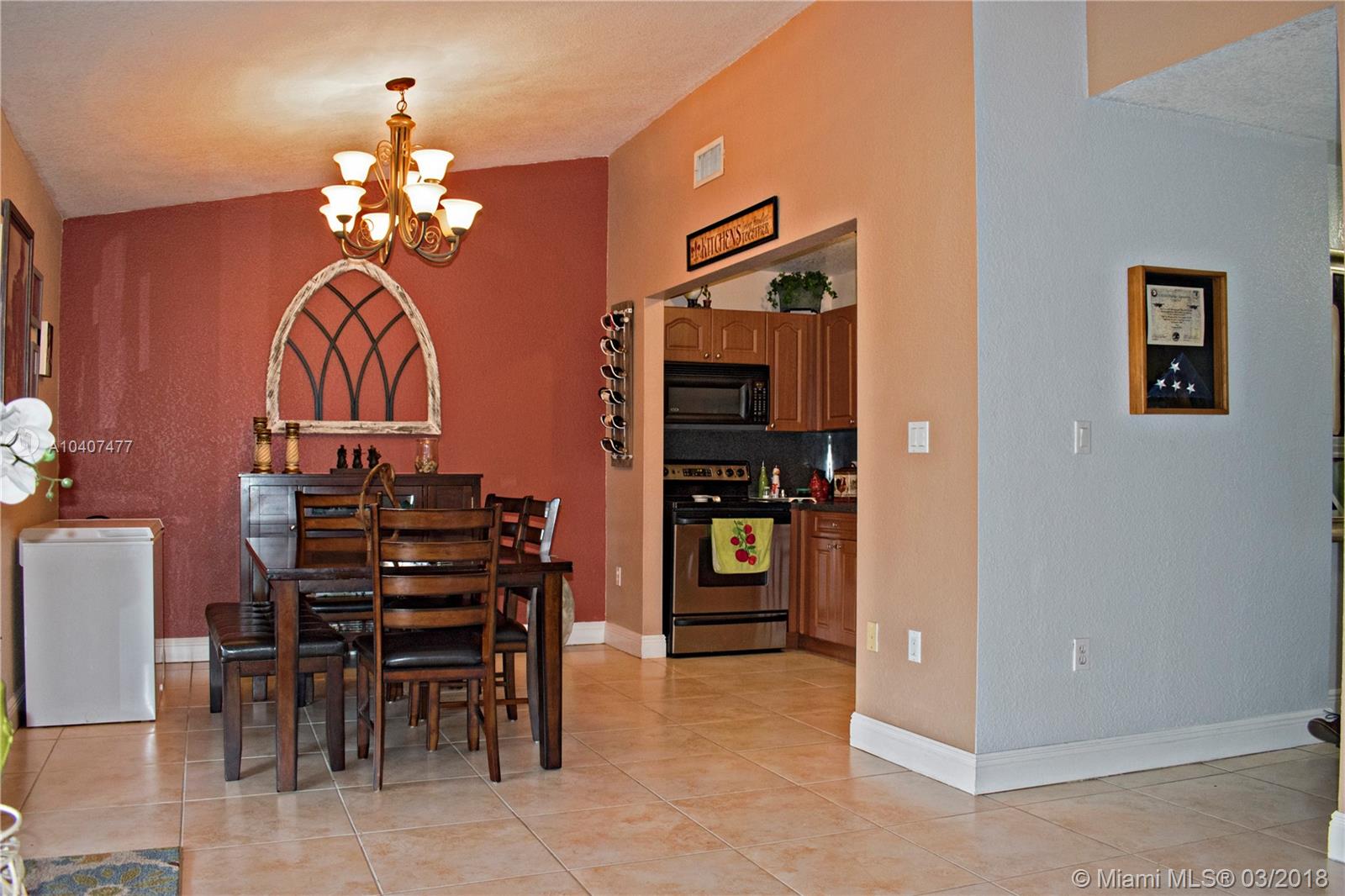 TROPICAL HOMES - Residential