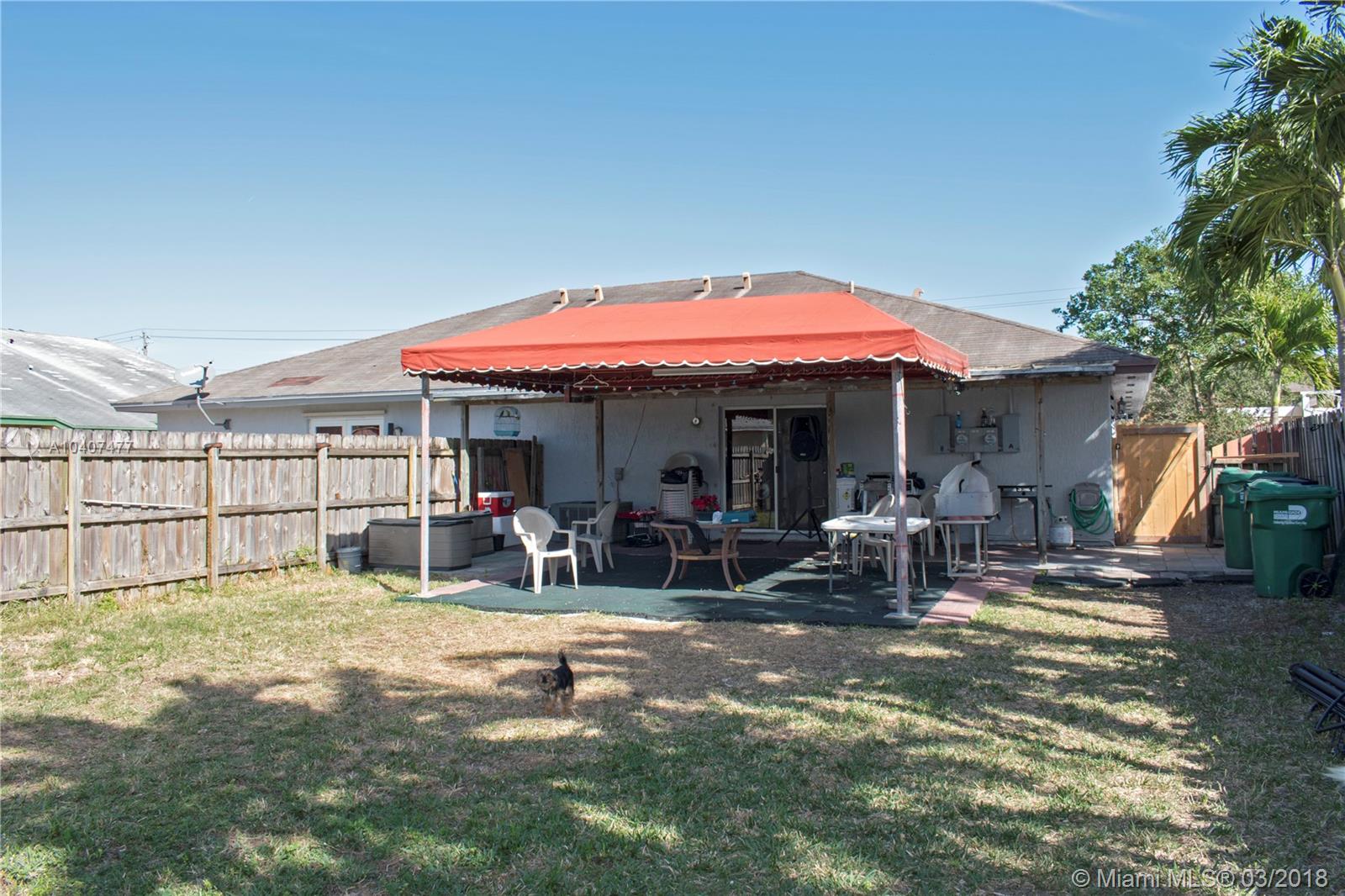 TROPICAL HOMES - Residential