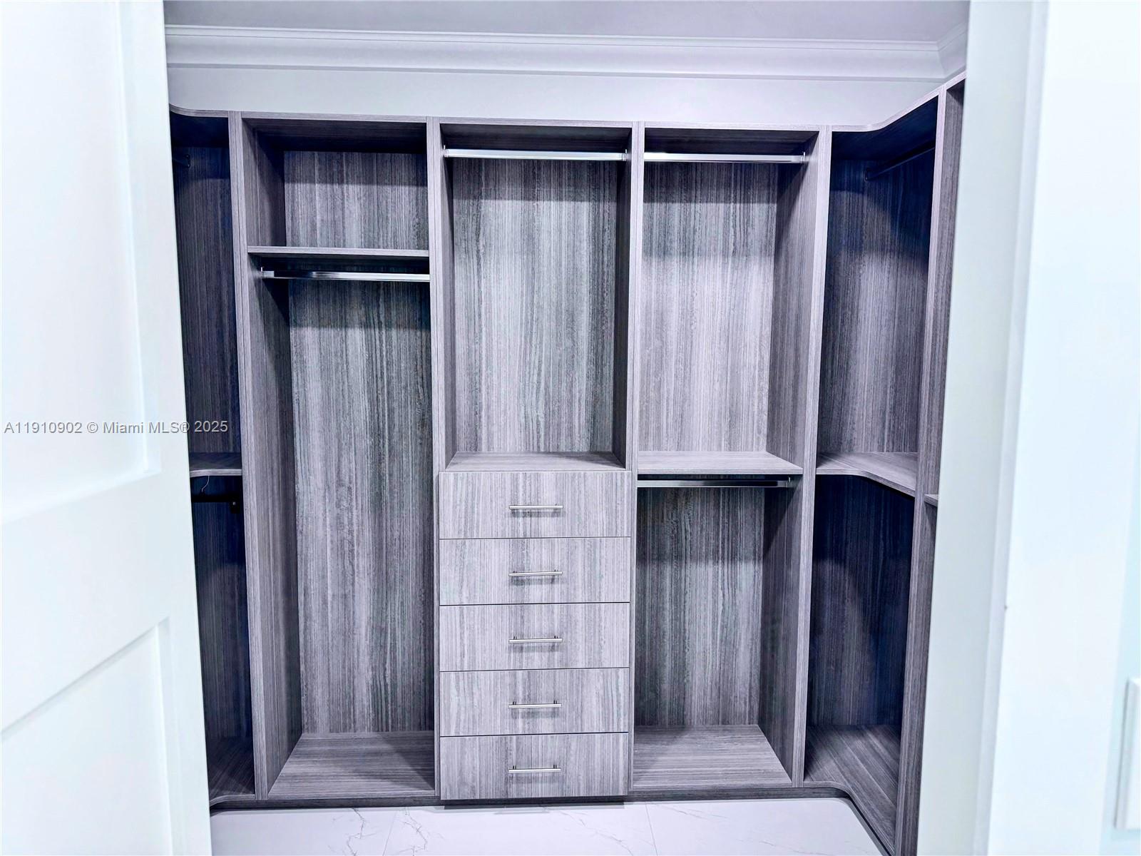 CAROL CITY - Residential Lease