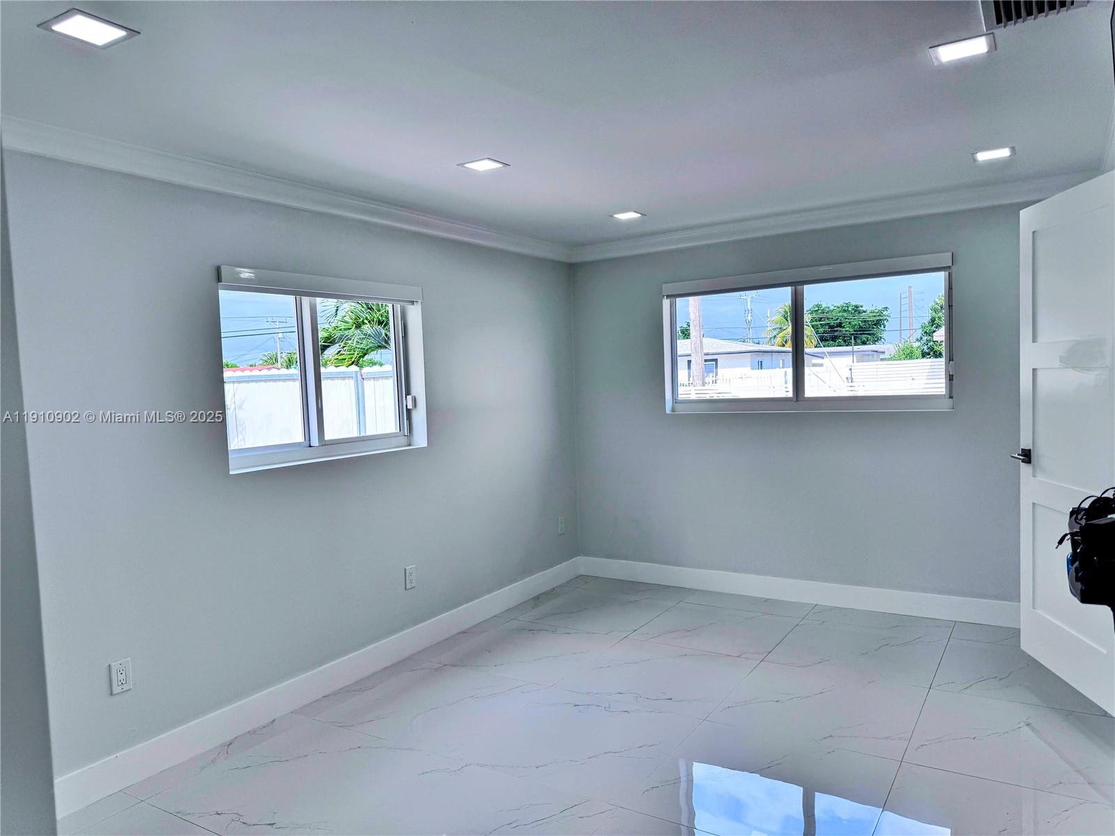 CAROL CITY - Residential Lease