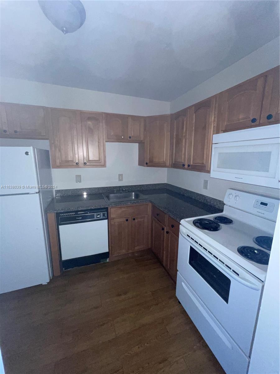 DORAL GARDENS II CONDO - Residential Lease