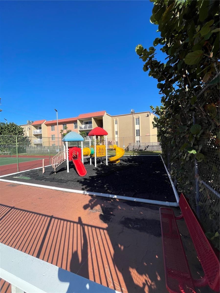 DORAL GARDENS II CONDO - Residential Lease