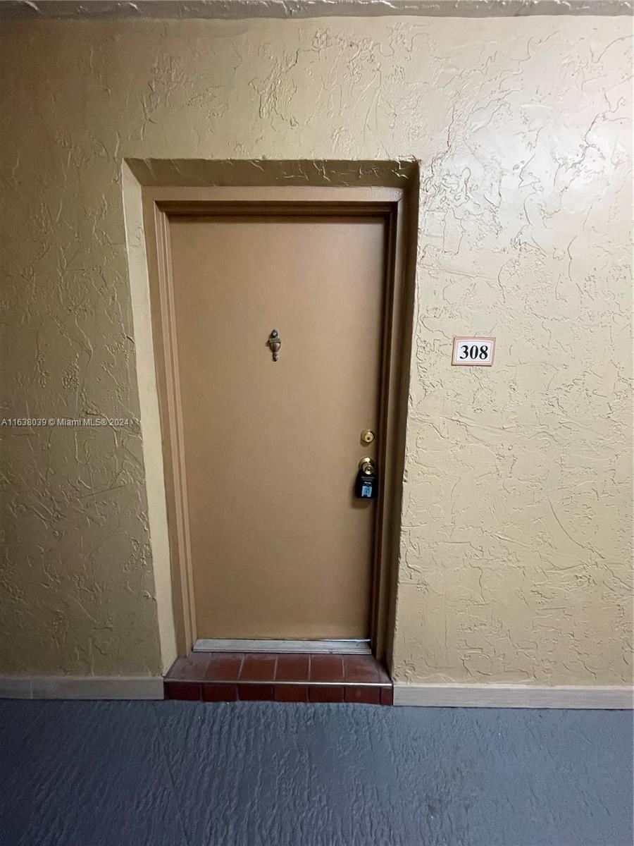 DORAL GARDENS II CONDO - Residential Lease