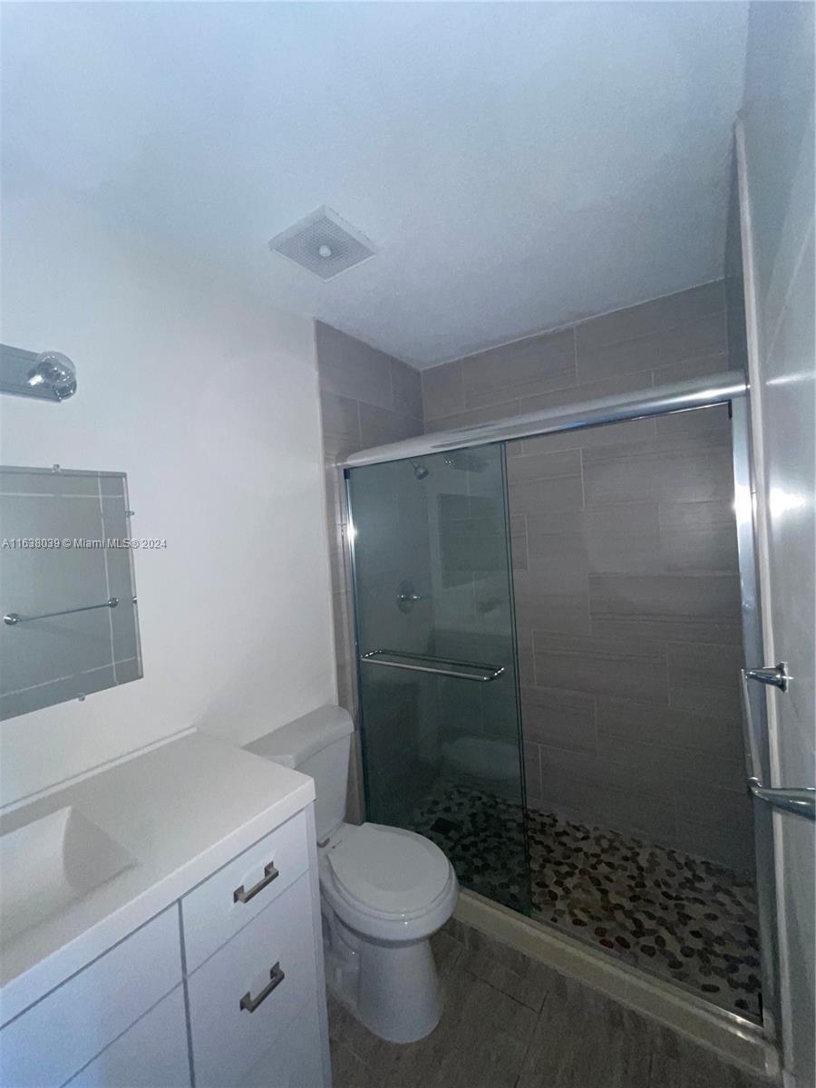 DORAL GARDENS II CONDO - Residential Lease