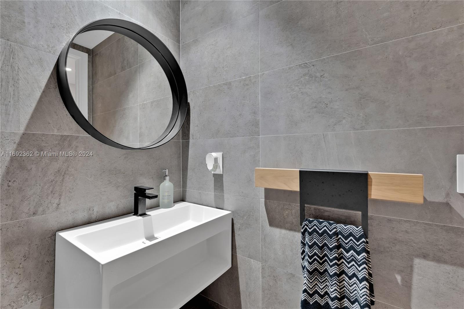 3401 MIDTOWN CONDO - Residential