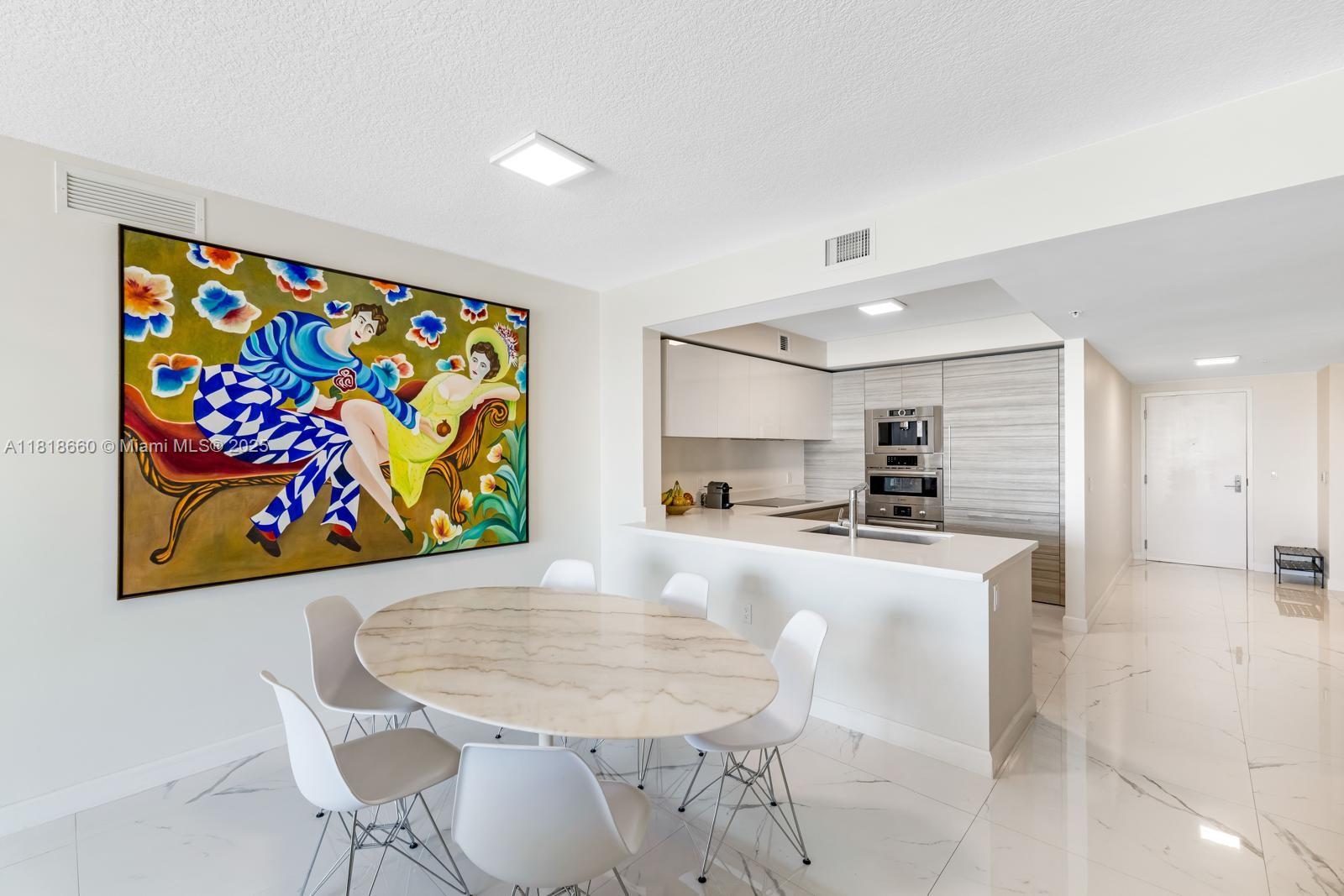 PARQUE TOWERS CONDO - Residential