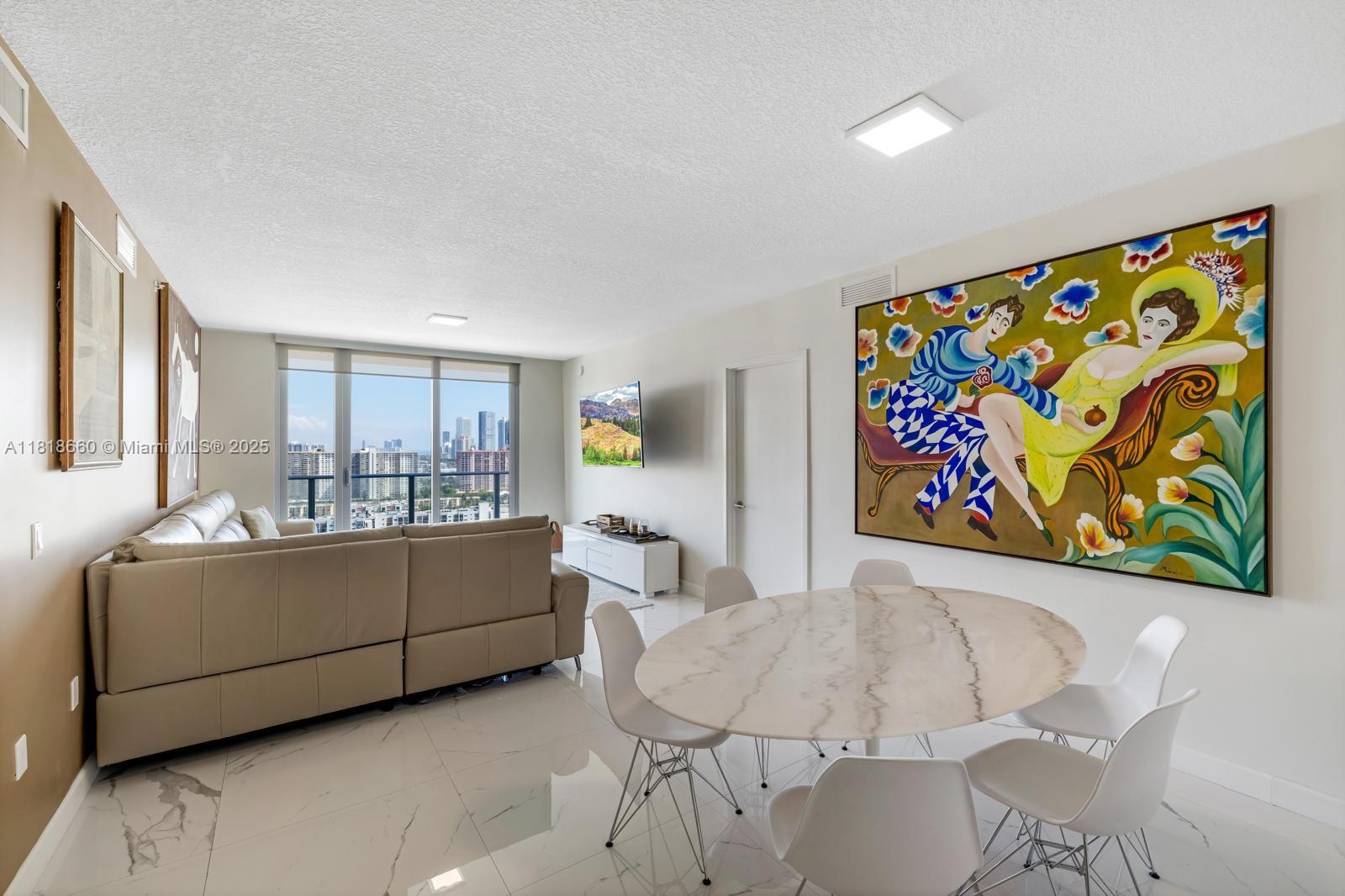 PARQUE TOWERS CONDO - Residential