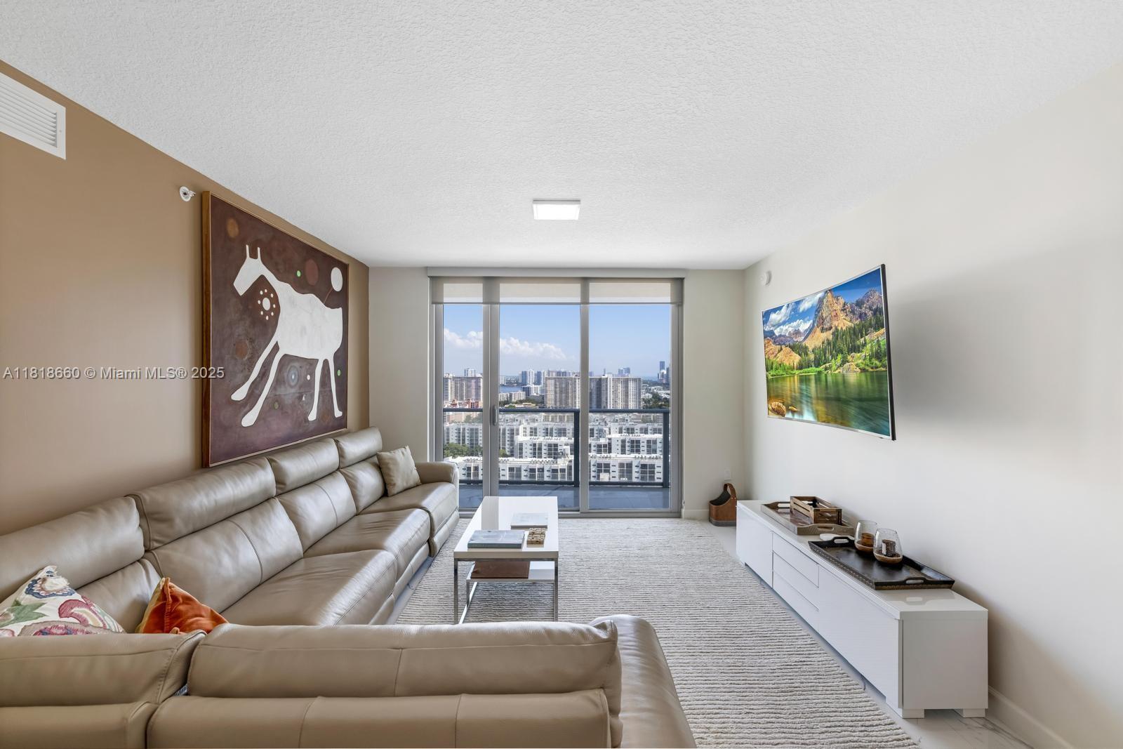 PARQUE TOWERS CONDO - Residential