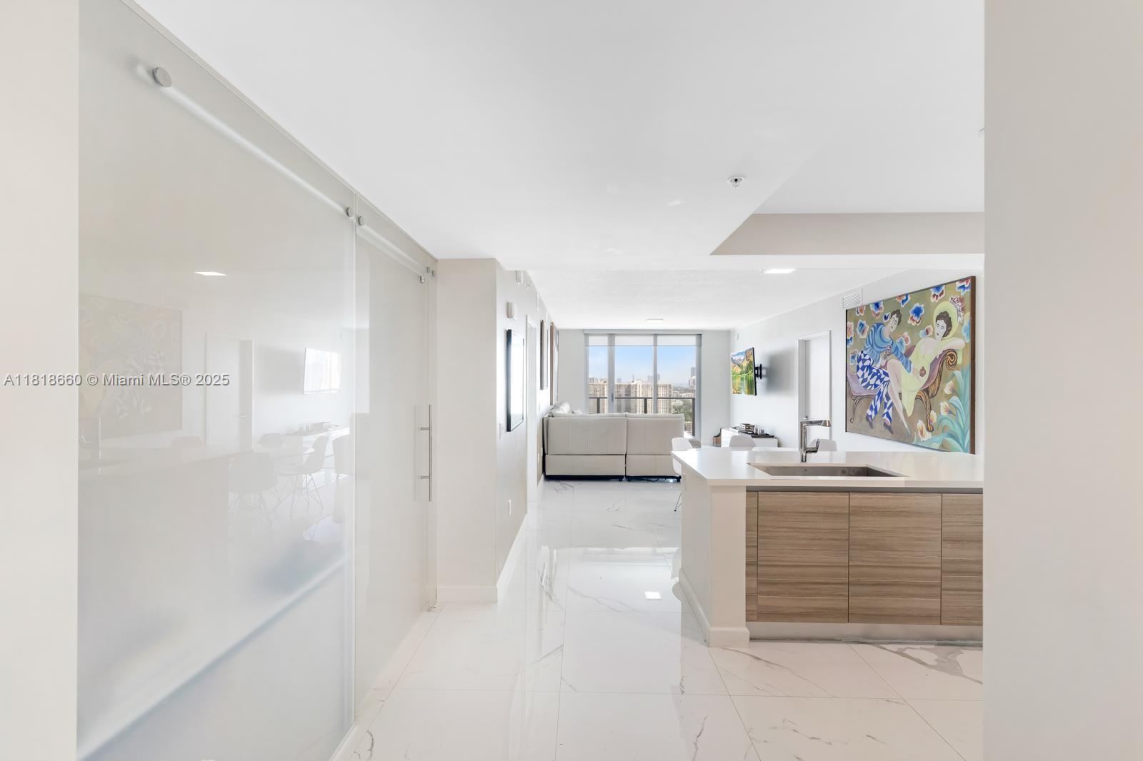 PARQUE TOWERS CONDO - Residential