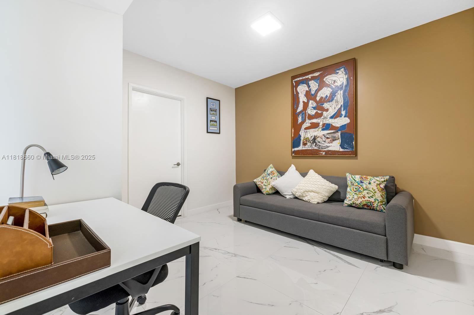 PARQUE TOWERS CONDO - Residential