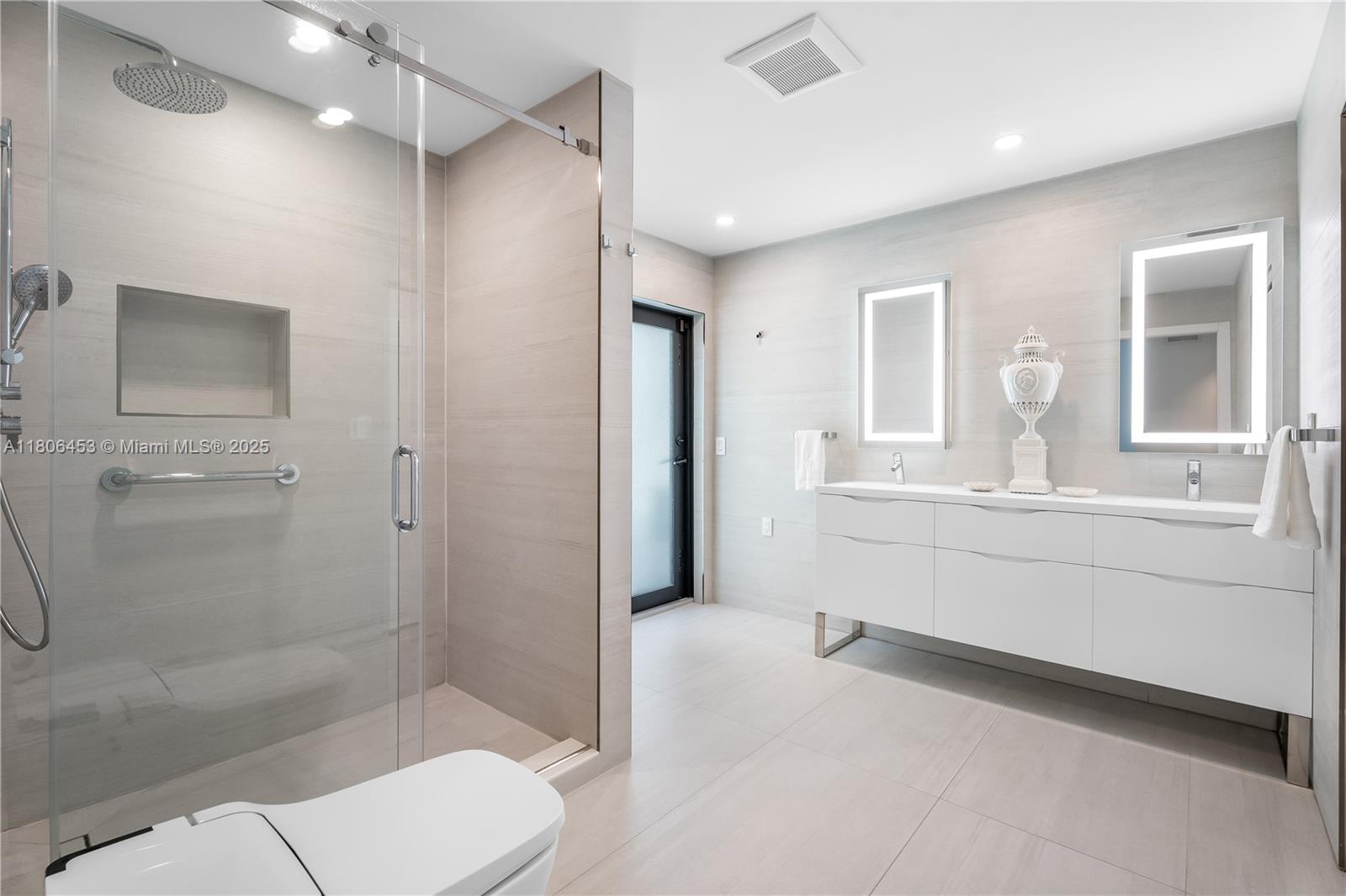 LA GORCE GOLF SUB - Residential