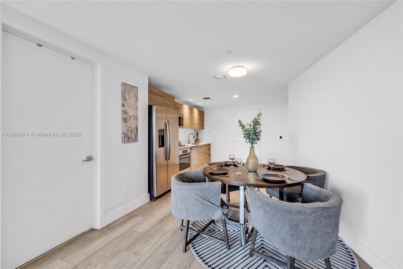 121 NE 34th St 1514