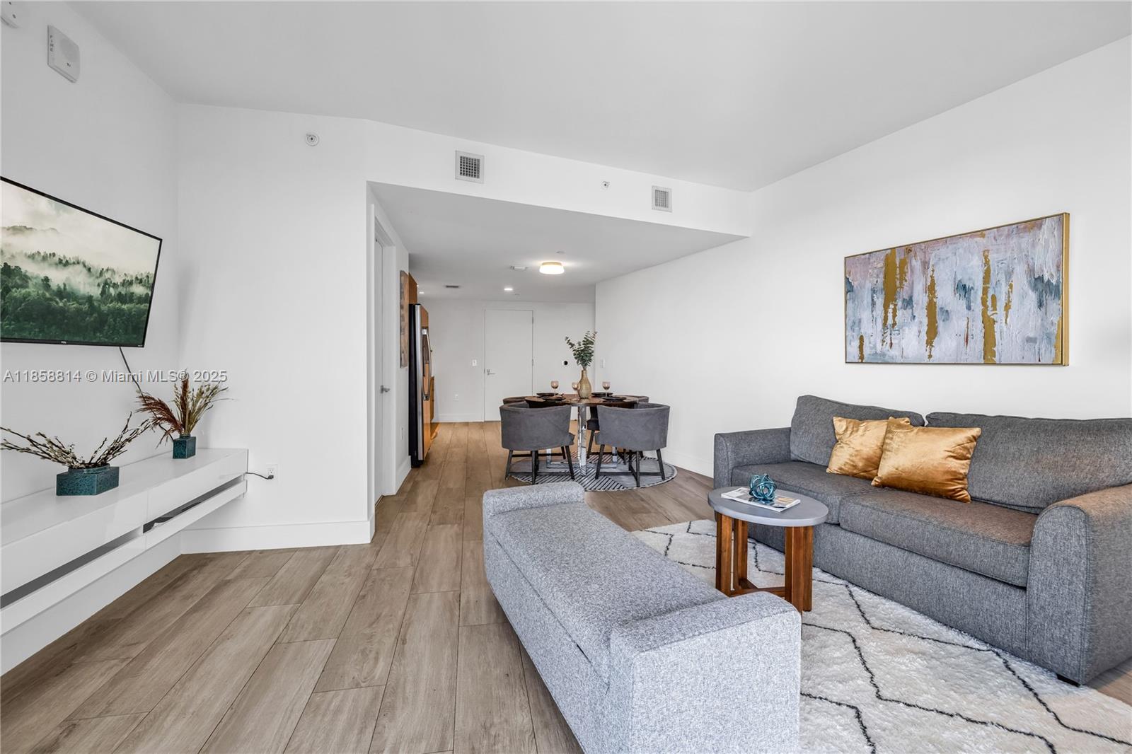 121 NE 34th St 1514