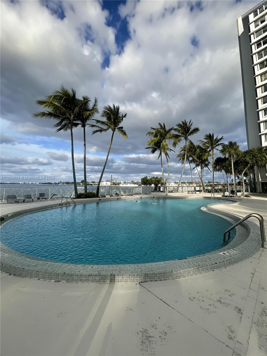 KENNEDY HOUSE CONDO - Residential