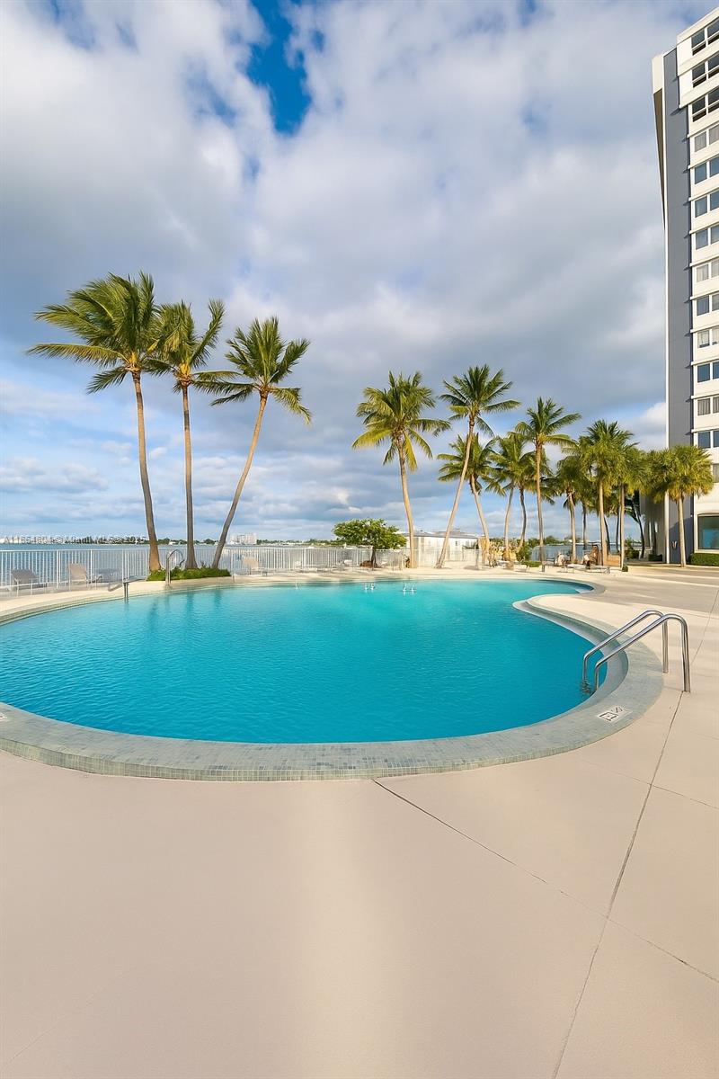 KENNEDY HOUSE CONDO - Residential