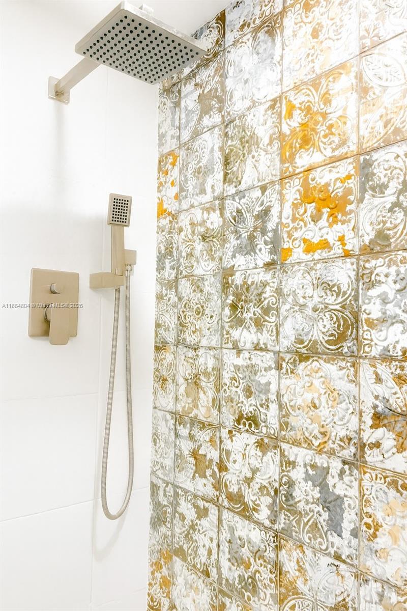 KENNEDY HOUSE CONDO - Residential