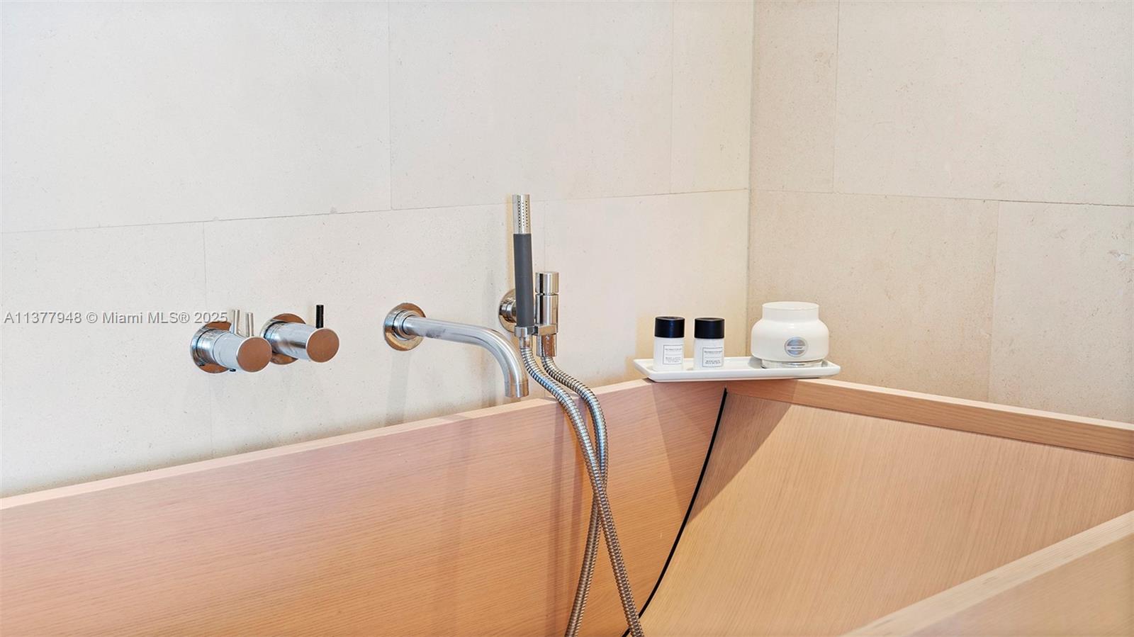 SETAI RESORT & RESIDENCES - Residential Lease