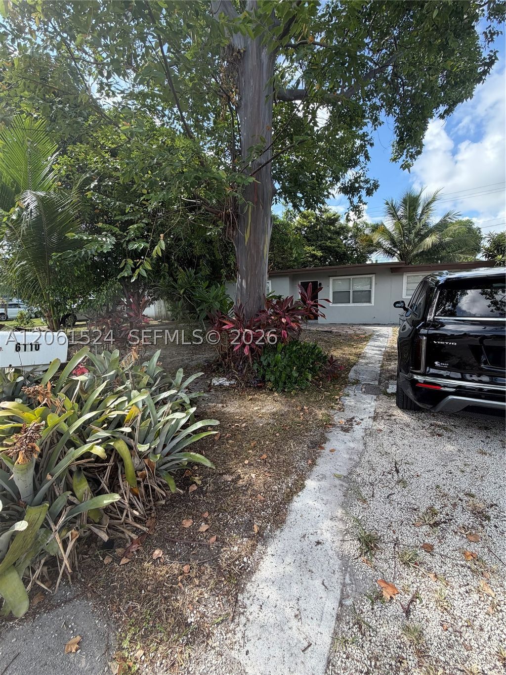 Photo of 6110 Monroe St, Hollywood, FL 33023 (MLS # A12061524)